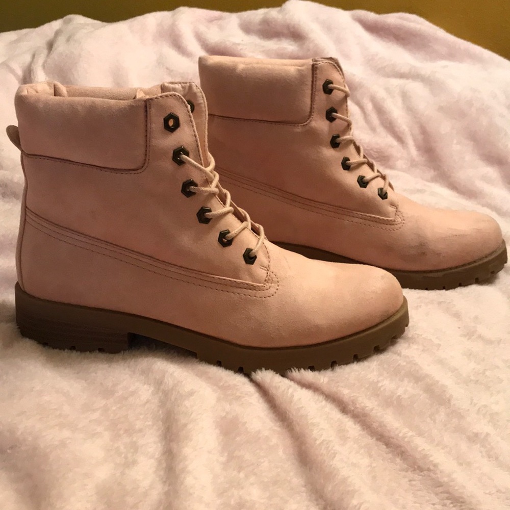 Size 10 Baby Pink Cliff Boots